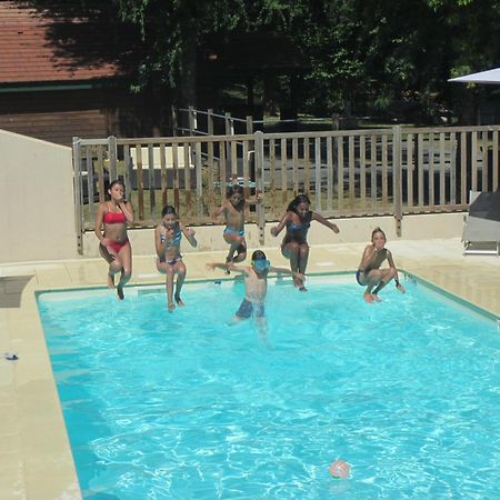 Camping Les Etoiles Saint-Sornin-Lavolps Ngoại thất bức ảnh