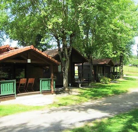 Camping Les Etoiles Saint-Sornin-Lavolps Ngoại thất bức ảnh