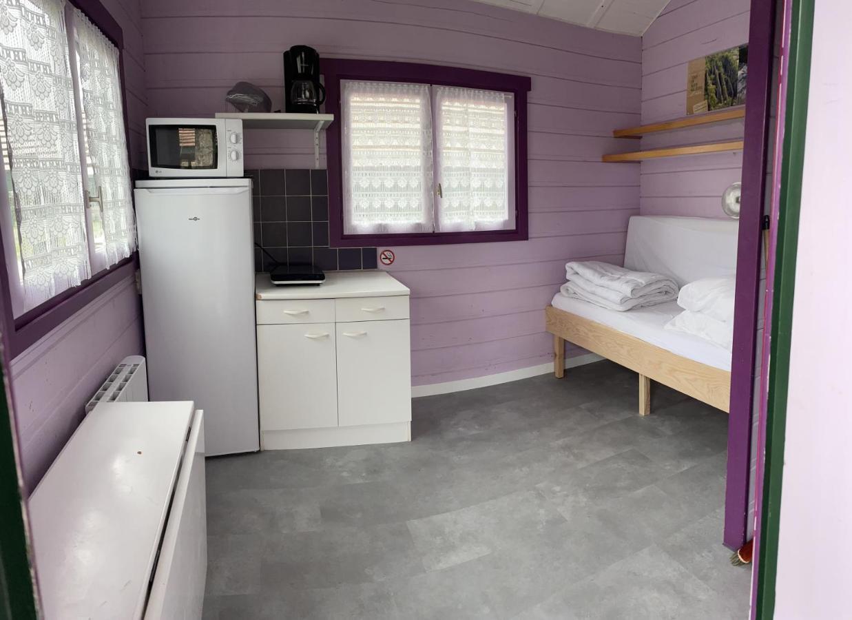 Camping Les Etoiles Saint-Sornin-Lavolps Ngoại thất bức ảnh