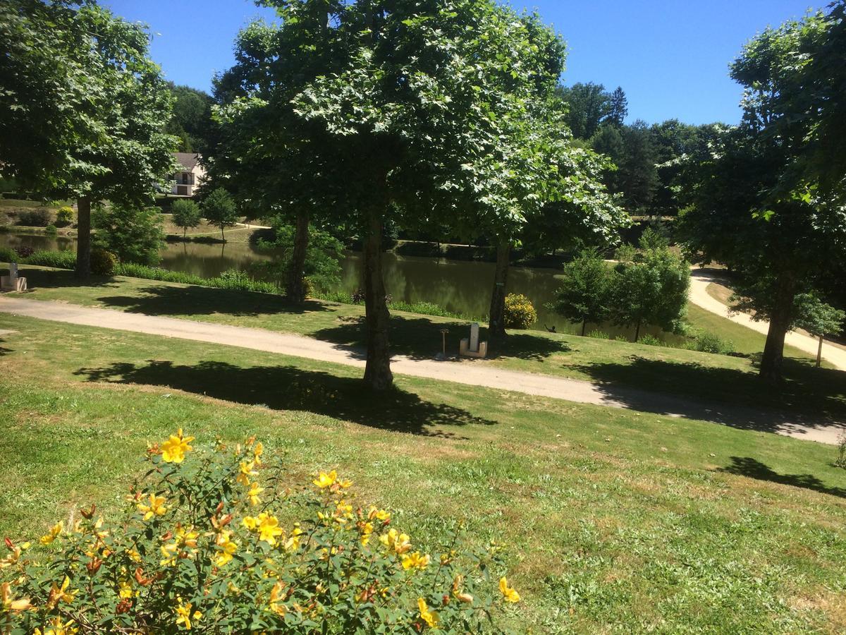 Camping Les Etoiles Saint-Sornin-Lavolps Ngoại thất bức ảnh