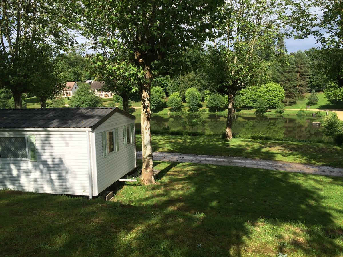 Camping Les Etoiles Saint-Sornin-Lavolps Ngoại thất bức ảnh